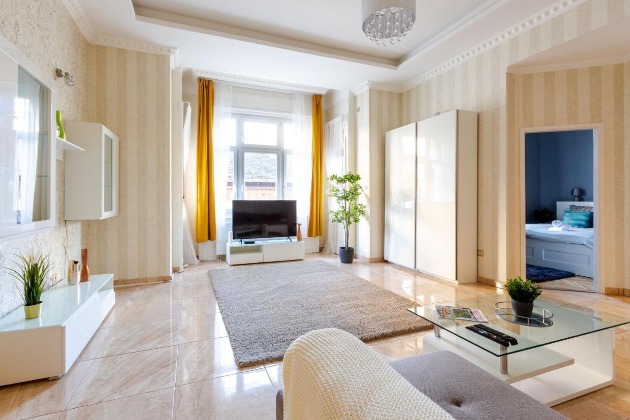 Luxury Downtown Home By Anna 布达佩斯 外观 照片
