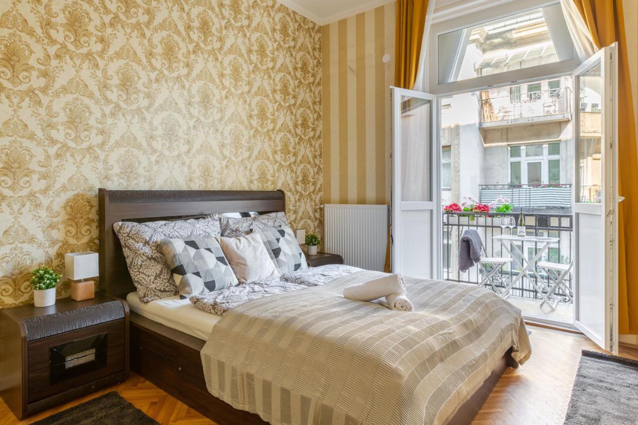 Luxury Downtown Home By Anna 布达佩斯 外观 照片